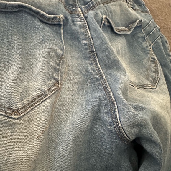 Light wash fashion nova skinny jeans - Picture 5 of 7